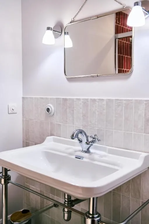 Chambre Terre de Sienne à Saint-Genès-de-Castillon, photo 3