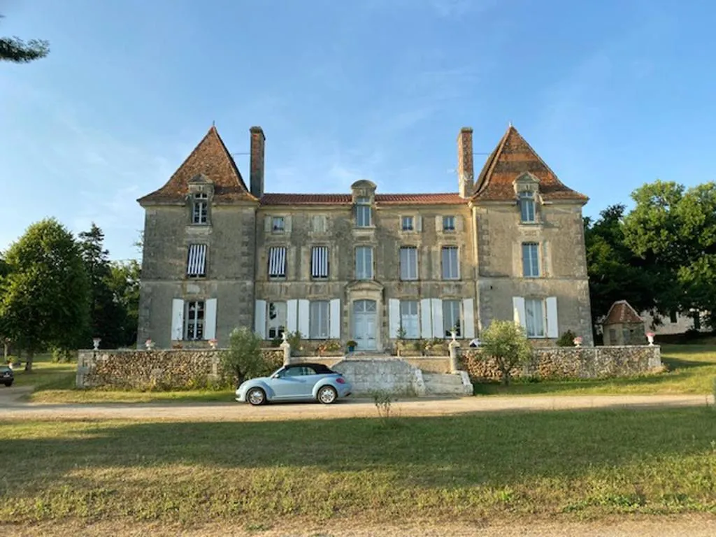 Château de Russas, château à Saint-Adjutory