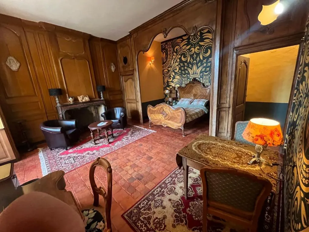 Chambre Henri II, château à Saint-Alban-les-Eaux