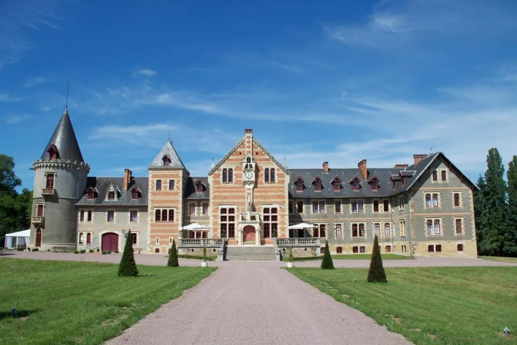 Château de Béguin, château à Lurcy-Lévis