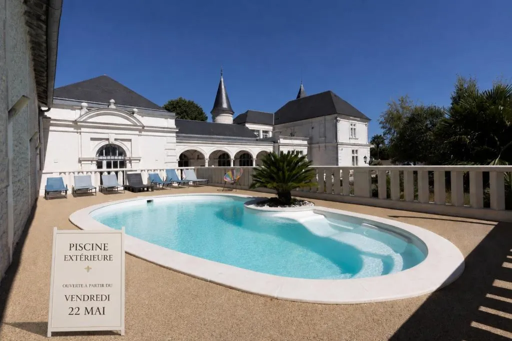 Château Pellisson, château à Cognac