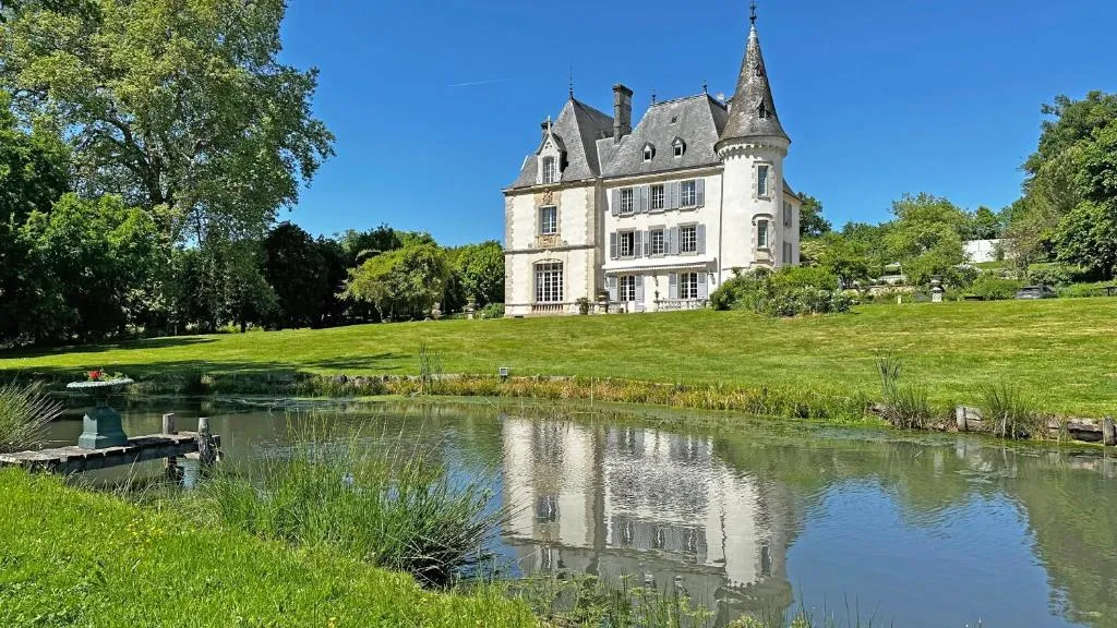 Château de la Chabroulie, château à Isle