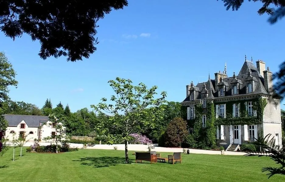 Manoir de Kerangosquer, château à Pont-Aven