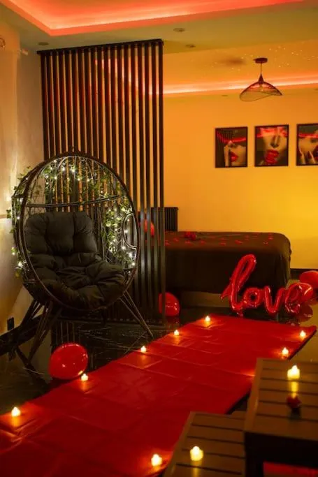 Love Room Luna Spa à Saint-Ouen-l'Aumône, photo 7