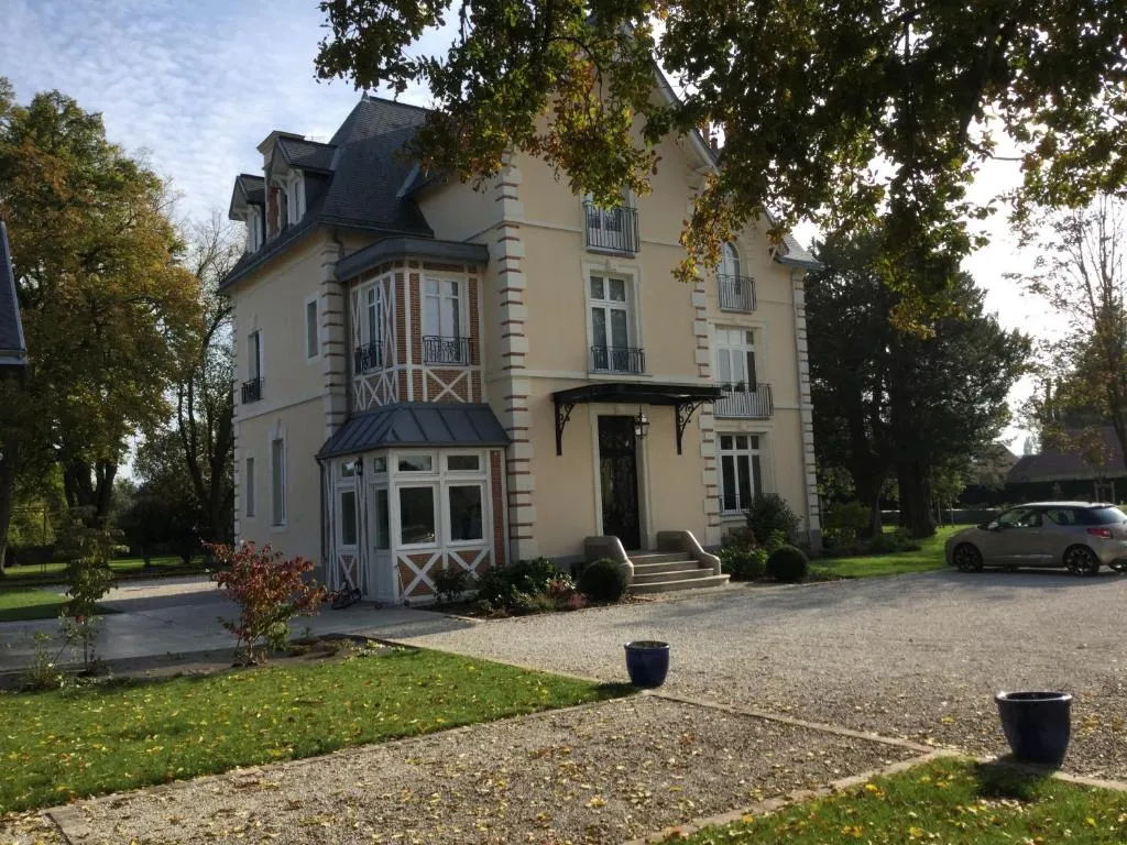 Manoir des Logis à Yvré-l'Évêque, photo 6