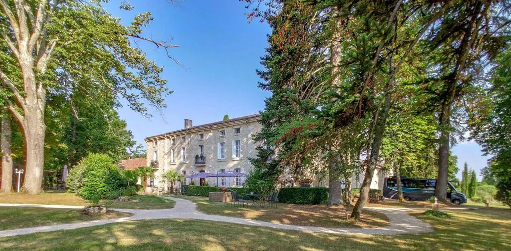 Château de l'Hoste, château à Roquecor
