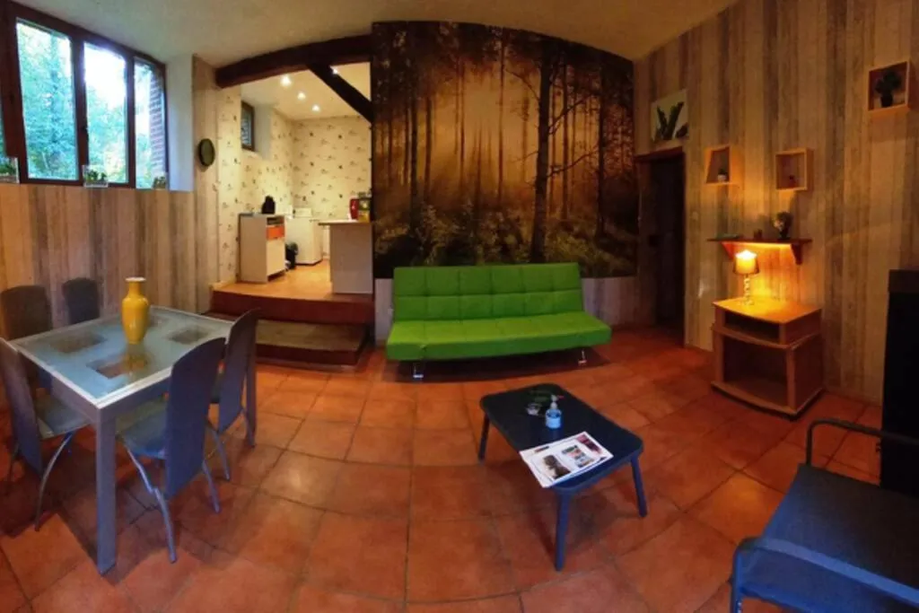 Suite du jardin du Château de Laugère, château à Agonges
