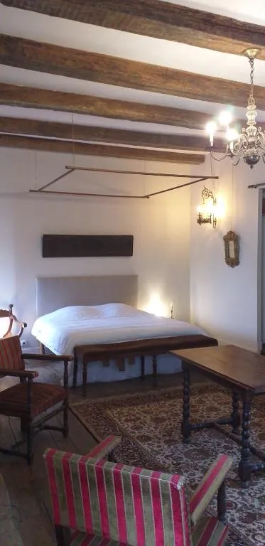 La Chambre Renaissance, château à Champagne-Mouton