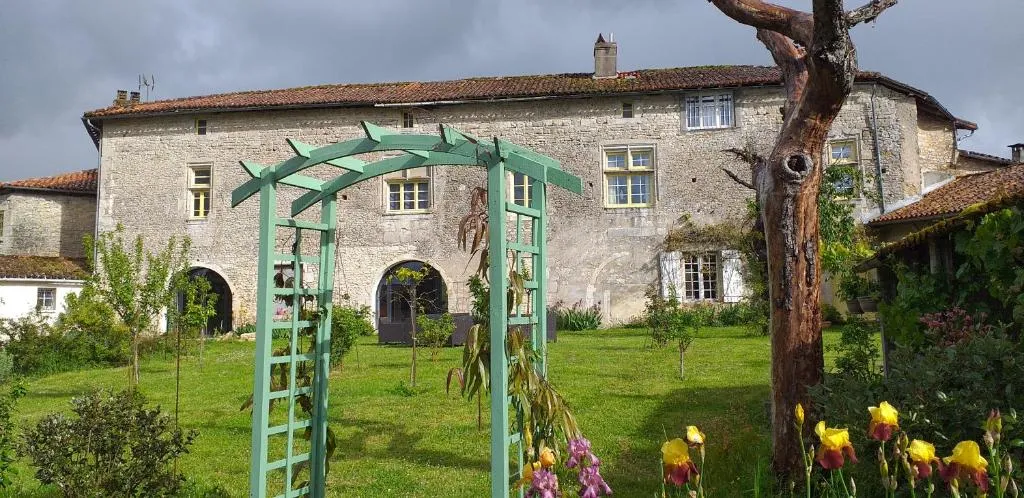 La Chambre Renaissance à Champagne-Mouton, photo 4