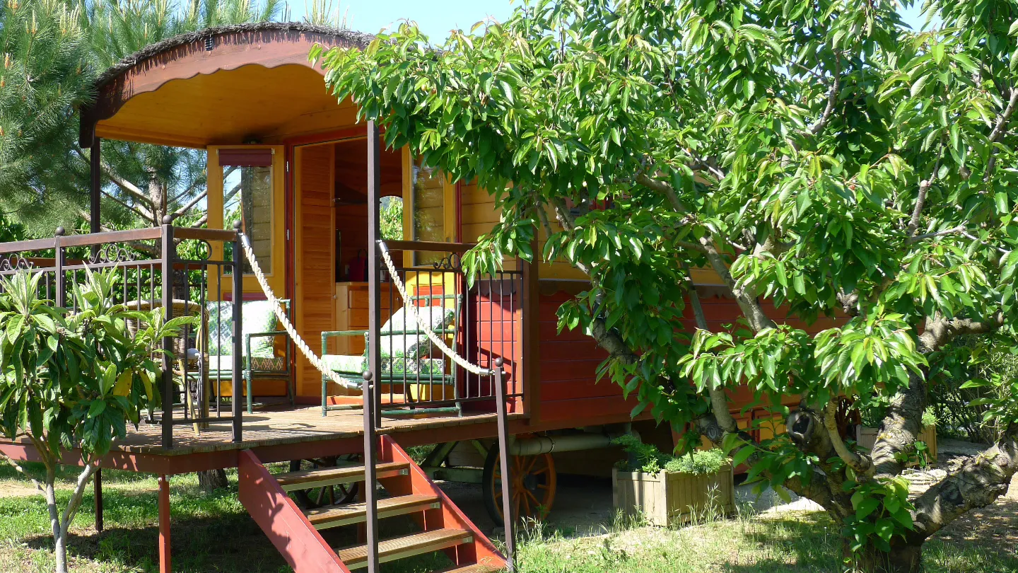 Les roulottes des Piégonnaises à Piégon, photo 2
