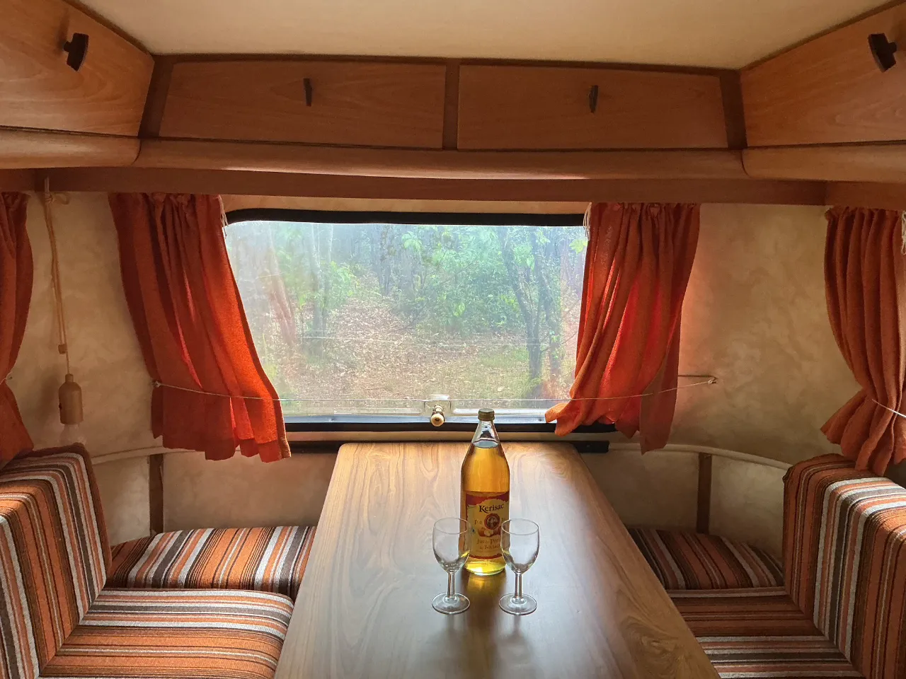 La petite caravane vintage, roulotte à Plougoumelen