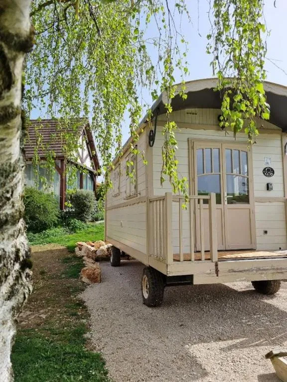 Villa Rose, roulotte à Escolives-Sainte-Camille