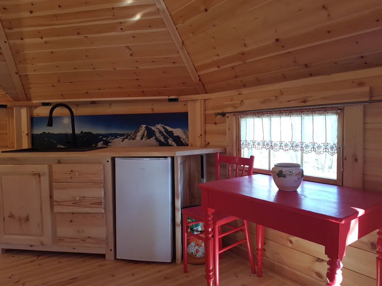 Kota Shanty Home à Saint-Martin-d'Arc, photo 3