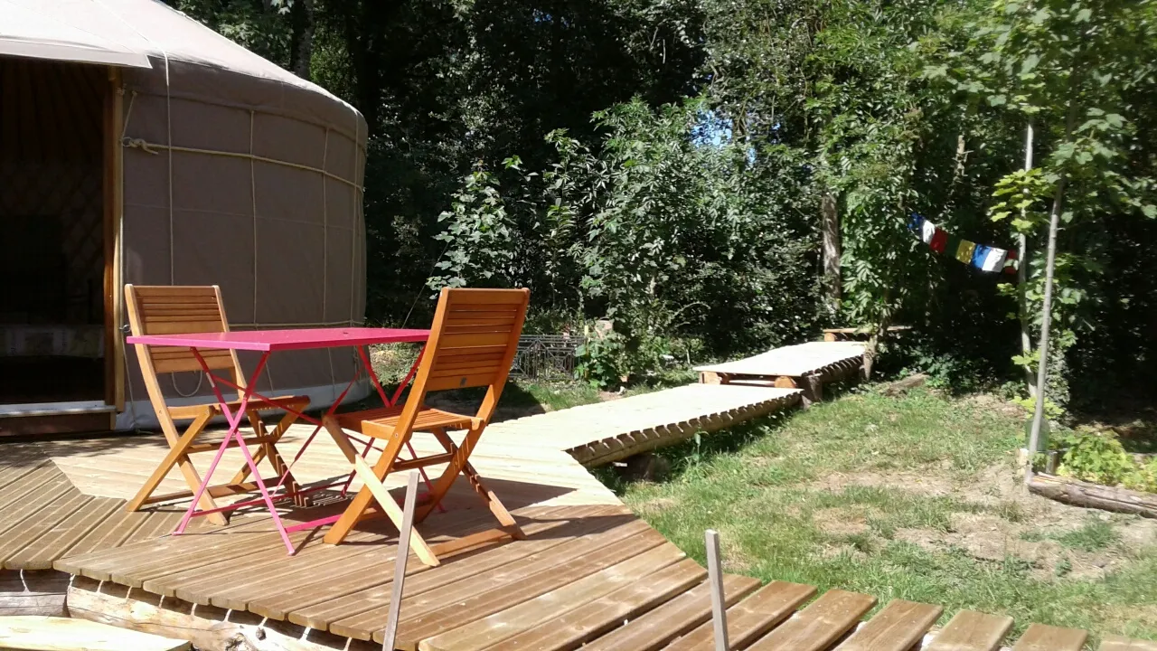 Yourte et Verdure à Treignat, photo 4