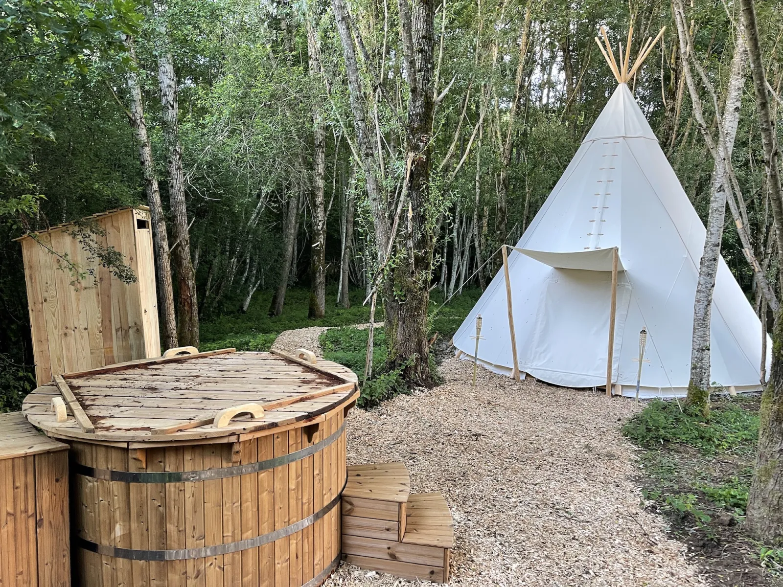 Tipi Leïka à Viévy, photo 2