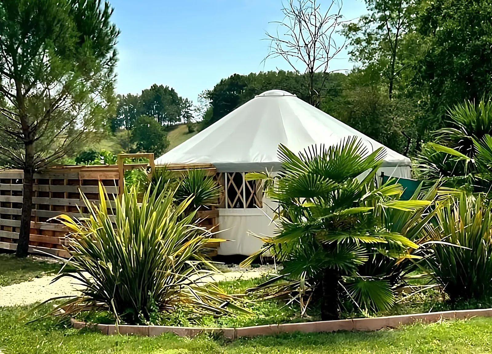 Yourte et spa d'Emilion de Sens, yourte à Gardegan-et-Tourtirac