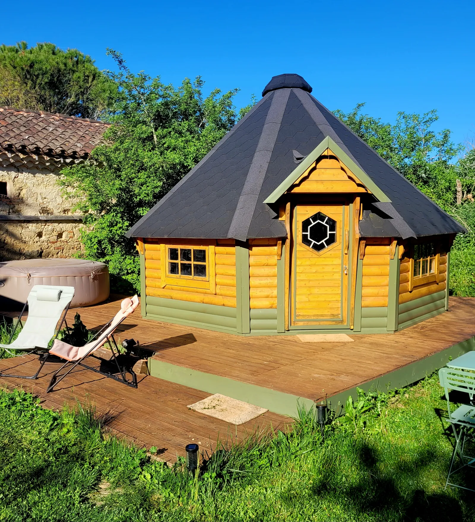 Kota Spa sous les étoiles, cabane à Auriac-sur-Vendinelle