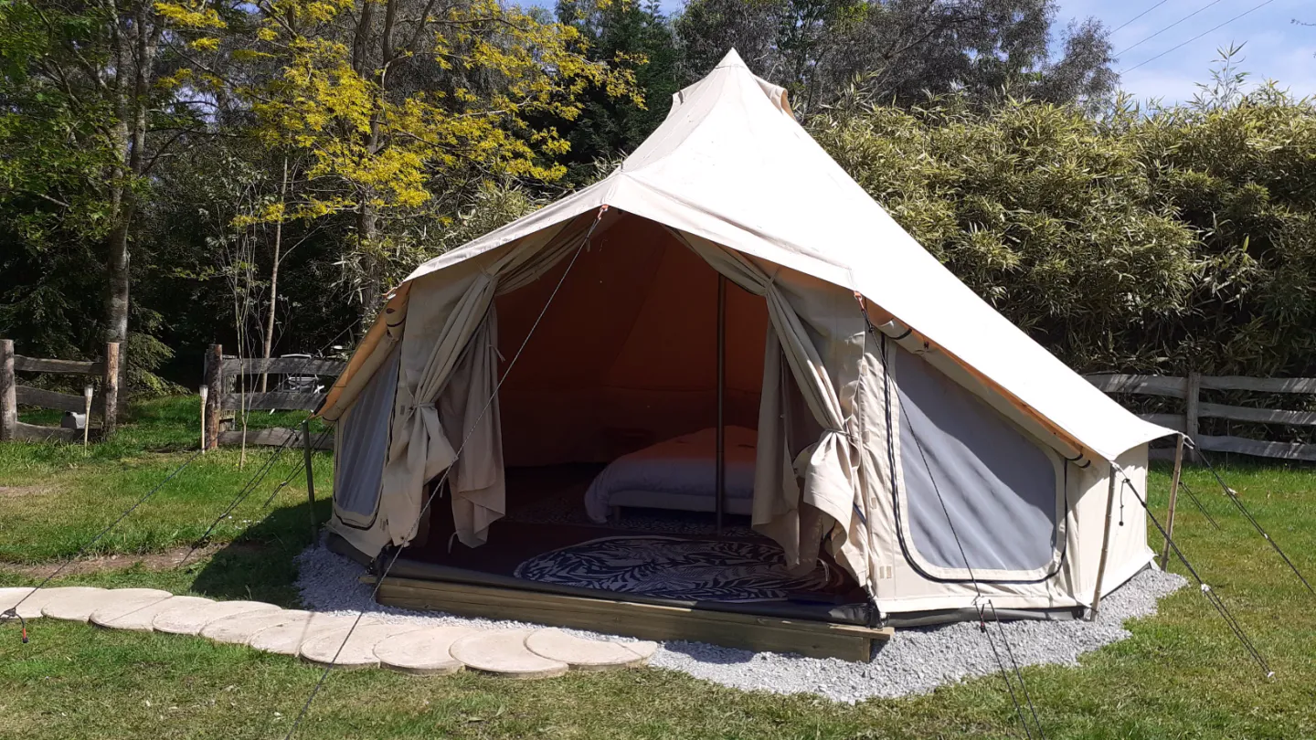 Tipi du Jardin du Papillon, hébergement insolite à Parigné-l'Évêque