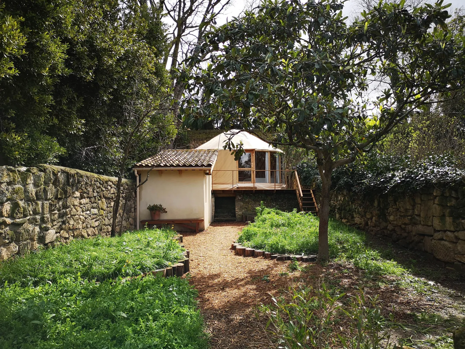 Yourte du village de Fontvieille à Fontvieille, photo 3