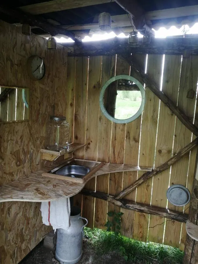 Tipi de Monthault à Monthault, photo 3