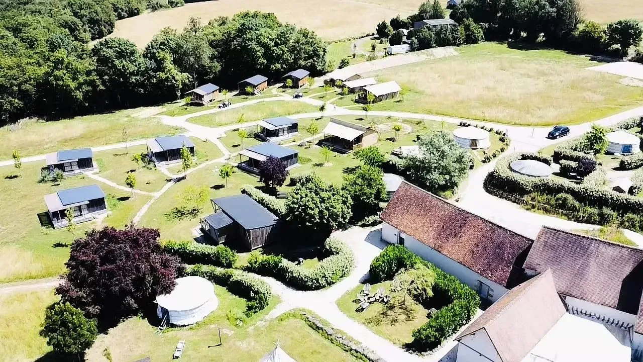 Kota duo de La Buissonnière, cabane à Chisseaux