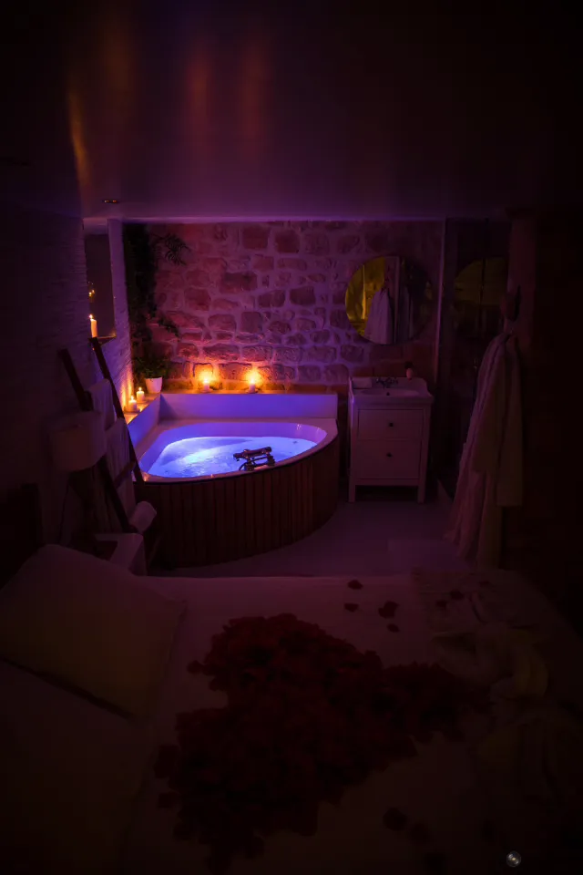 La Suite Troglodyte Balnéo à Pontoise, photo 3