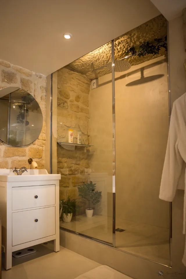 La Suite Troglodyte Balnéo à Pontoise, photo 7