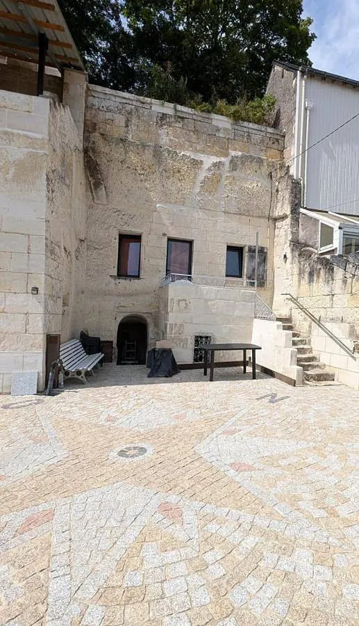 Le Troglodyte des Poètes, troglodyte à Loches