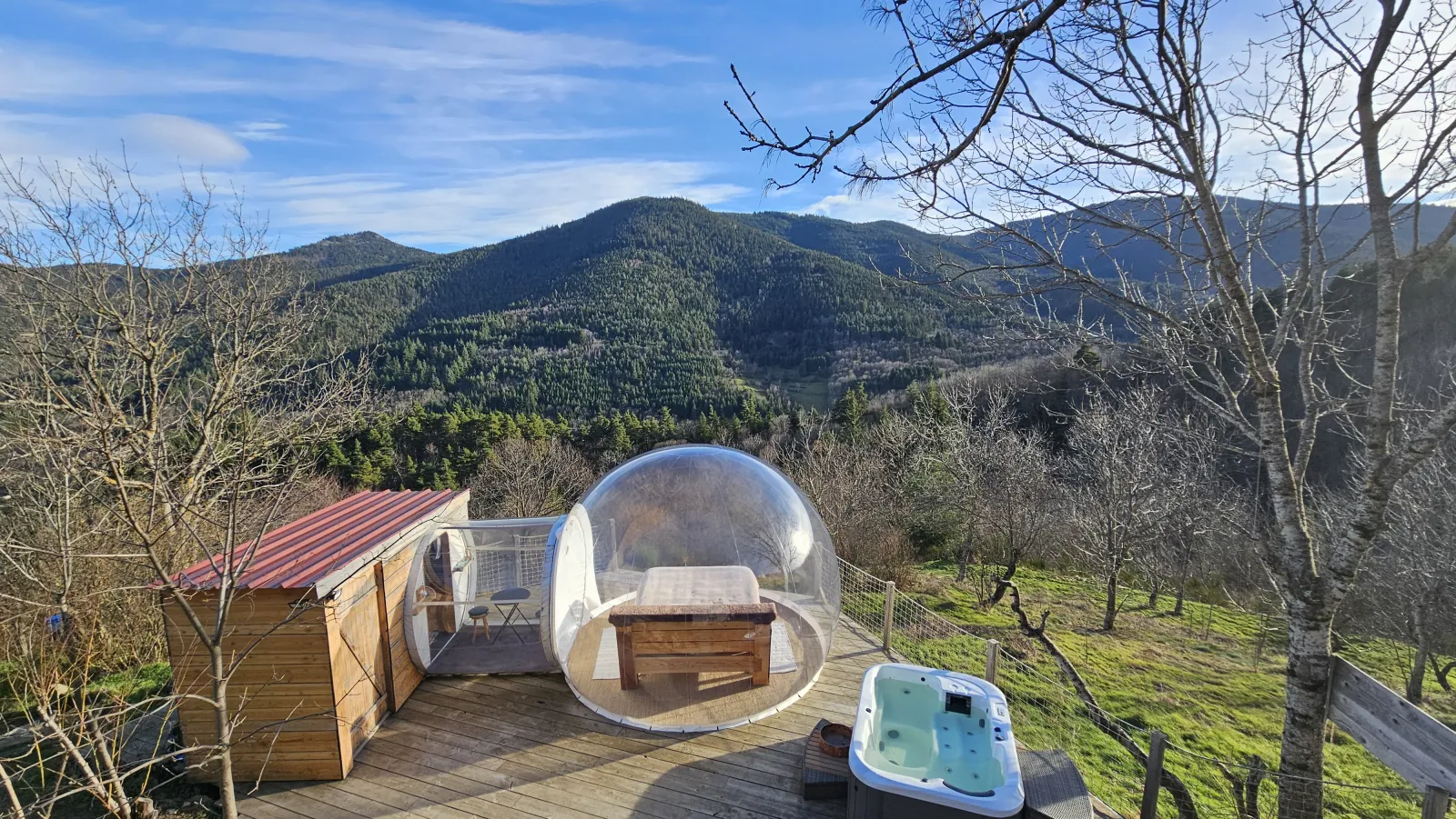 Bulle d'Ardèche, bulle à Saint-Julien-Vocance