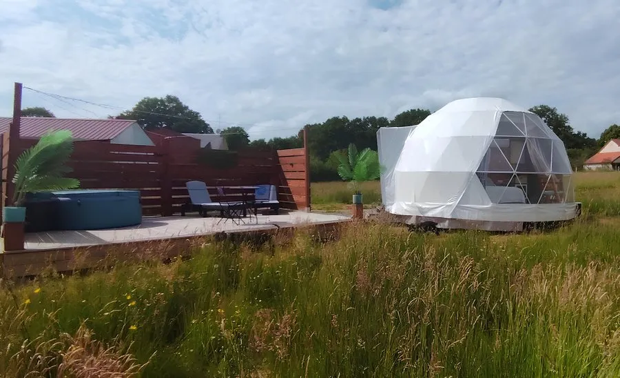 Naos & Spa, bulle à Saint-Priest-la-Marche