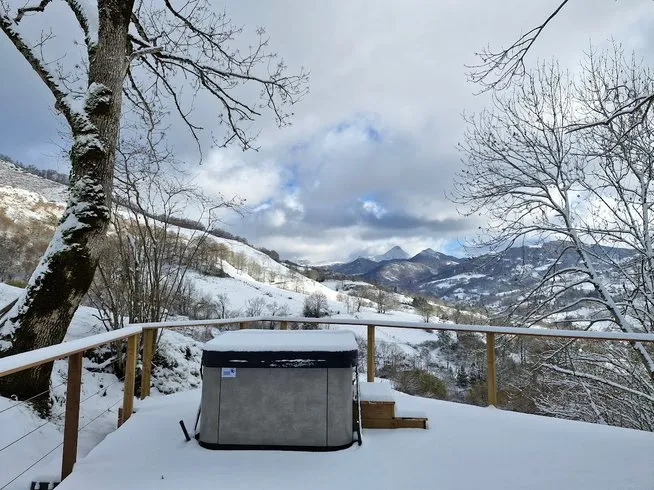 Bulle de neige et nature à Mandailles-Saint-Julien, photo 3