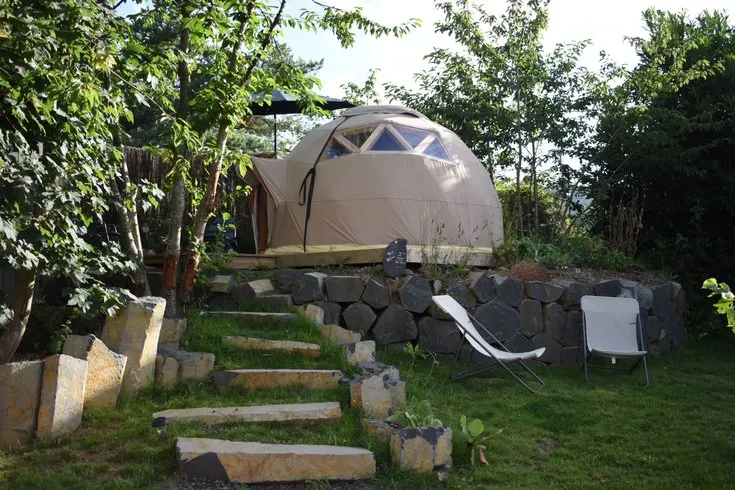Dôme toile et bois à Chambon-sur-Lac, photo 4