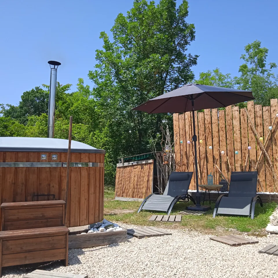 Wigwam Au Millepertuis à Puylaroque, photo 4