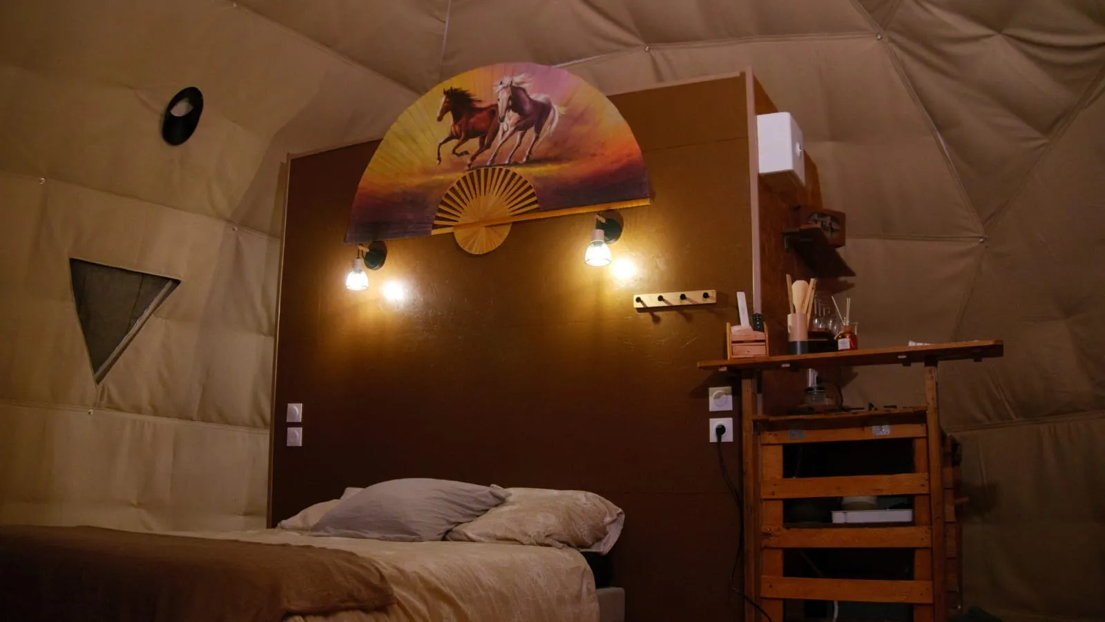 La cabane aux chevaux à Varages, photo 6