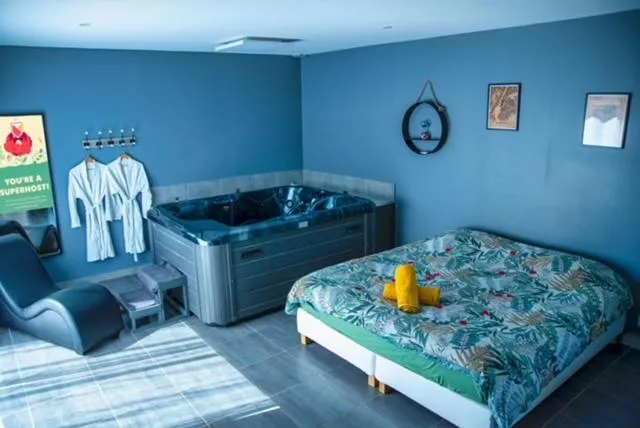 La Parenthèse de la Sylve, love room à Saint-Bauzille-de-la-Sylve