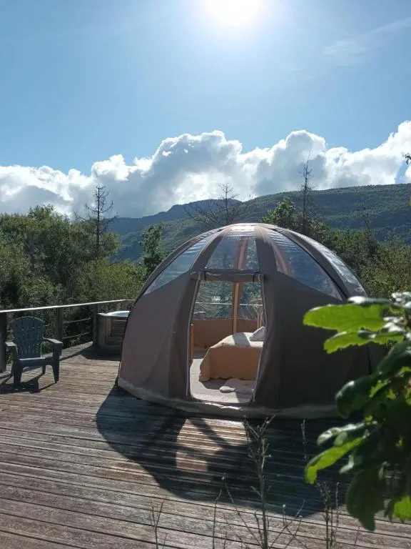 Bulle en bois sous les étoiles à Champfromier, photo 6