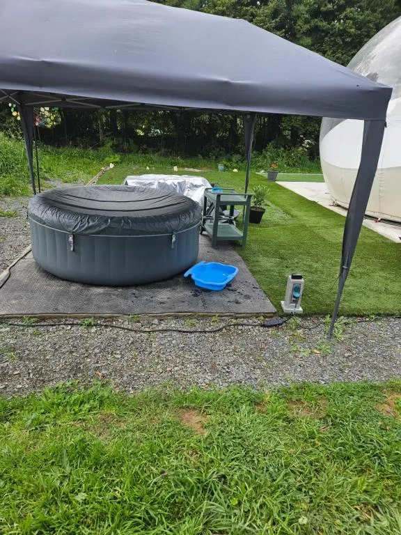 Bulle avec jacuzzi privatif à Notre-Dame-dʼElle, photo 6