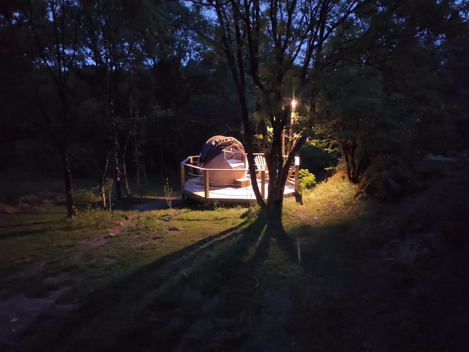 Le Dodôme sous les acacias à Baulon, photo 4