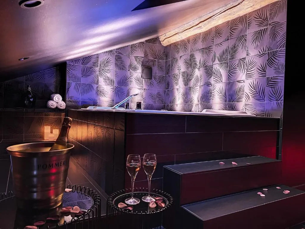 La Suite Rouge Baiser à Saint-Étienne, photo 4