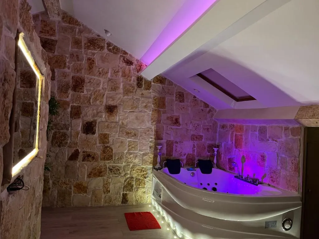 Studio Jacuzzi Croisette à Cannes, photo 3
