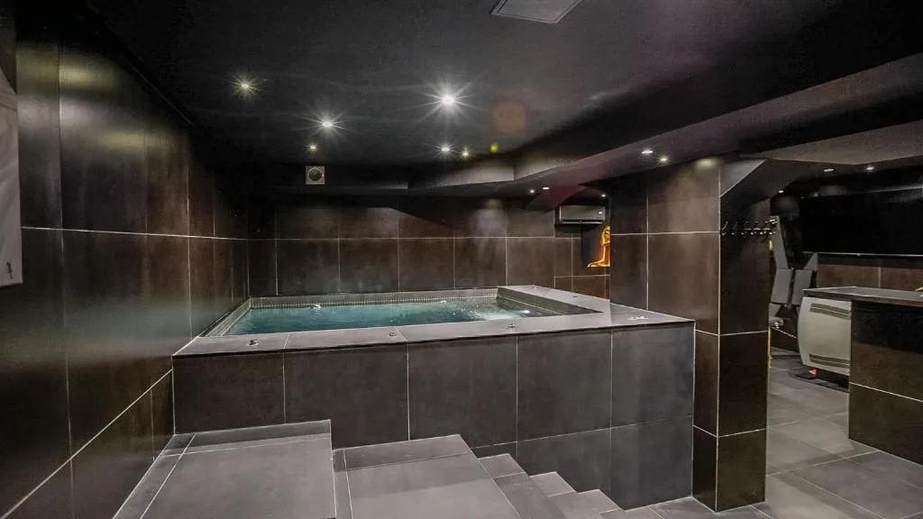 Jacuzzi XXL à L'Escarène, photo 3