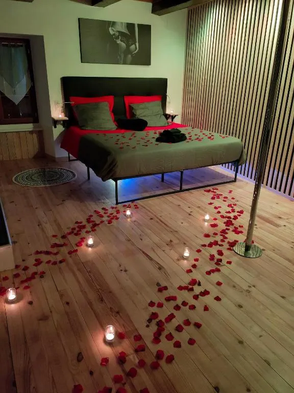 La Parenthèse Coquine, love room à Saurier