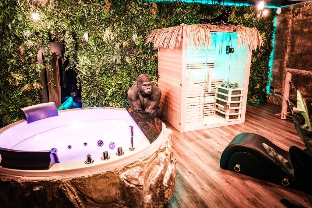 Éden Tropical, love room à Breuches