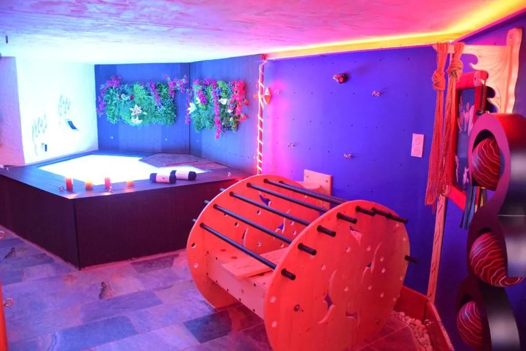 Loveroom BDSM LSK à Ucel, photo 2