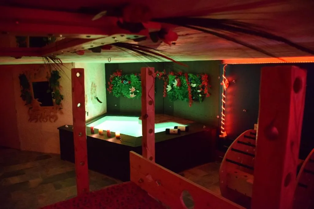 Loveroom BDSM LSK à Ucel, photo 4