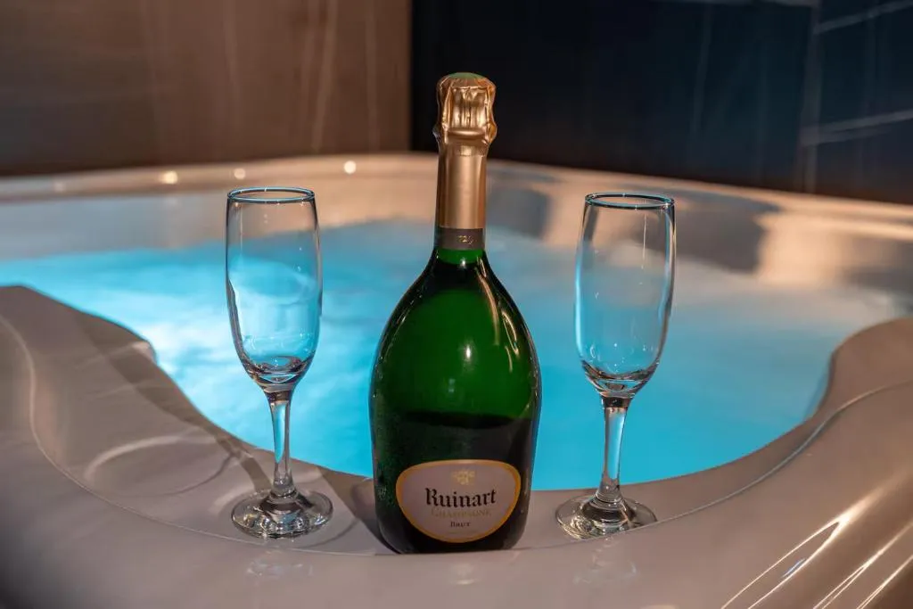 Suite Jacuzzi d'Esbly à Esbly, photo 2