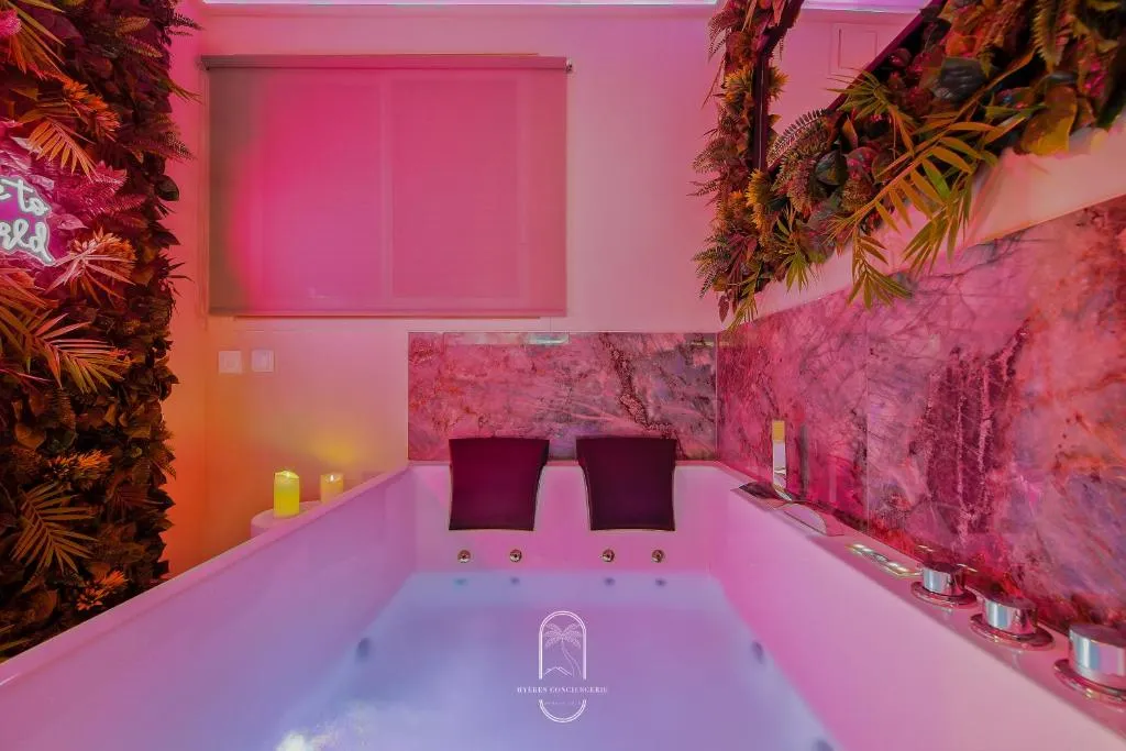 Bali Love Room à Hyères, photo 3
