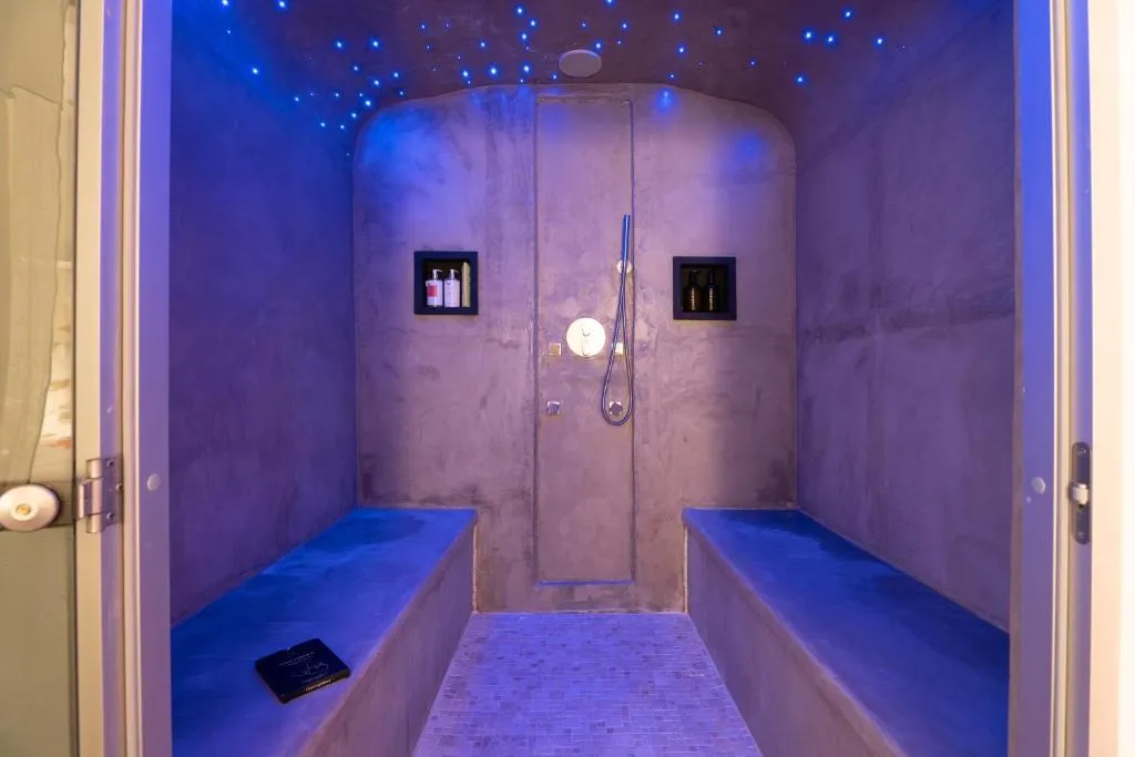 Love Room Hammam et Cinéma à Le Beausset, photo 3