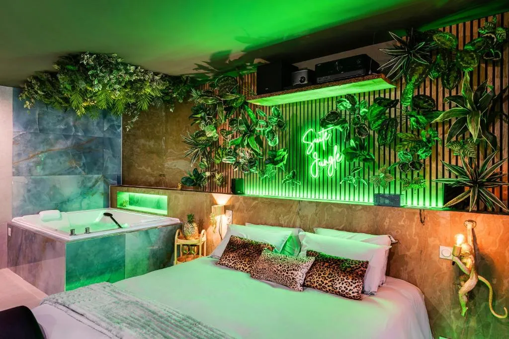 Suite Jungle, love room à Roquebrune-sur-Argens