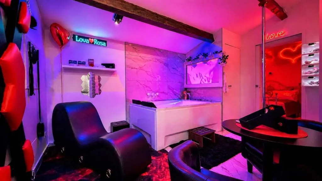 Lova Rosa, love room à Solliès-Pont
